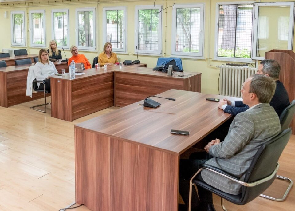 Герасимовски најави нови програми во училиштата против врсничко насилство