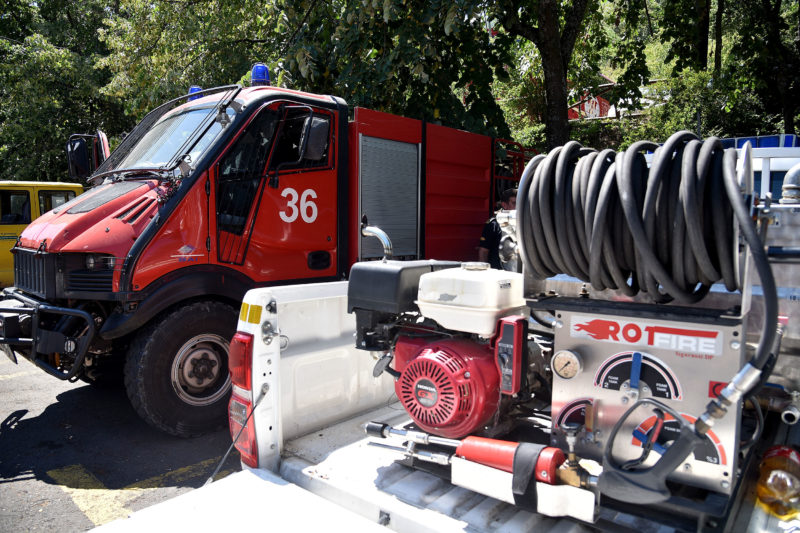 Гори маркет на бензинска пумпа во Гевгелија, пожарникарите на терен
