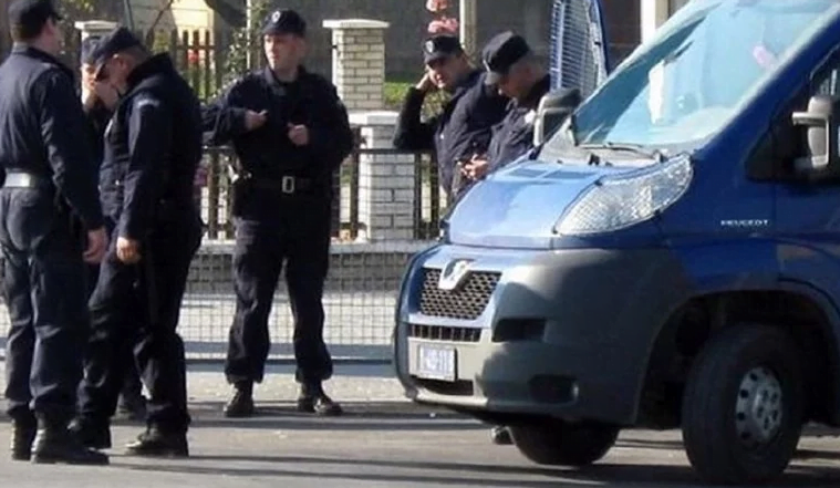 Масакрот донесе нови проблеми во Србија, полицијата добила 56 пријави кои можат да се поврзат со убиствата