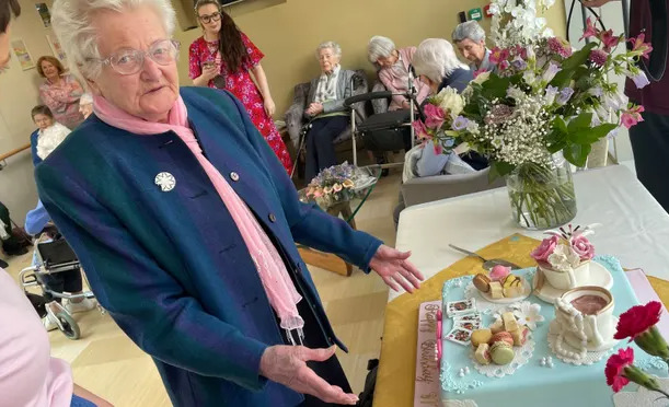На 109 роденден најстарата жена во Ирска ги сподели своите тајни за уживање во животот