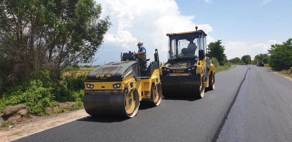 Состојбата на патиштата редовна, внимателно на места каде се работи на пат