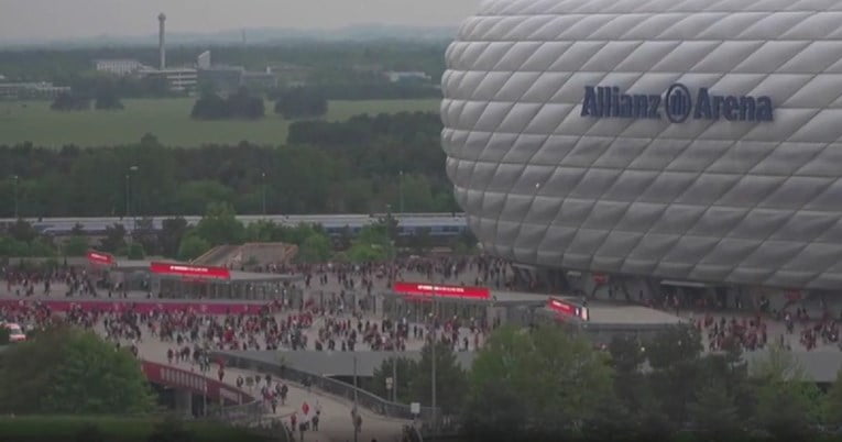 (ВИДЕО) Разочараните фанови на Баерн предвреме го напуштија стадионот