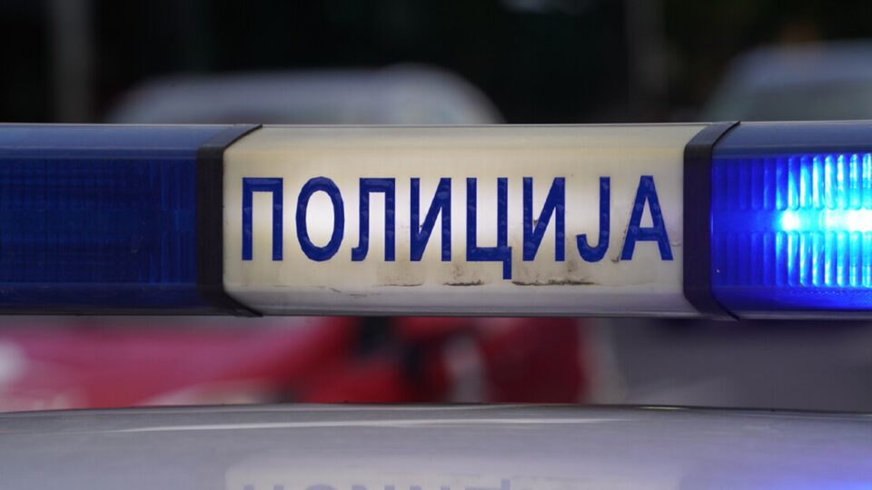 Фрлена бомба пред познат белградски ресторан: Оштетени три автомобили