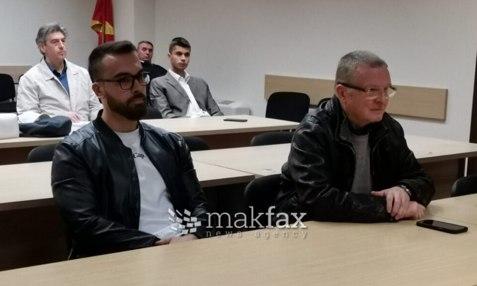 Лазаров и Латас тврдат дека не се виновни: за јутубарот смеењето не е промовирање насилство, новинарот се сомнева во тенденциозност