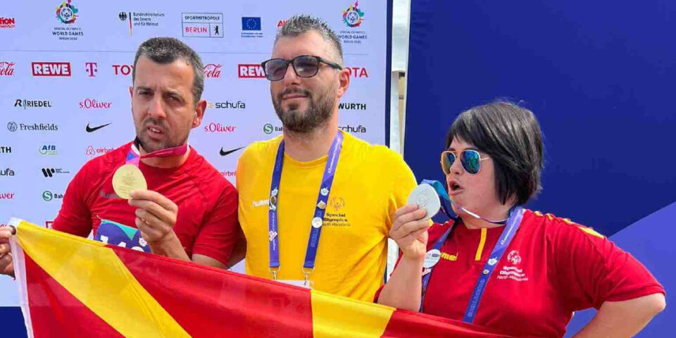 Македонските атлетичари освоија злато и сребро во скок во далечина на Специјалната олимпијада во Берлин