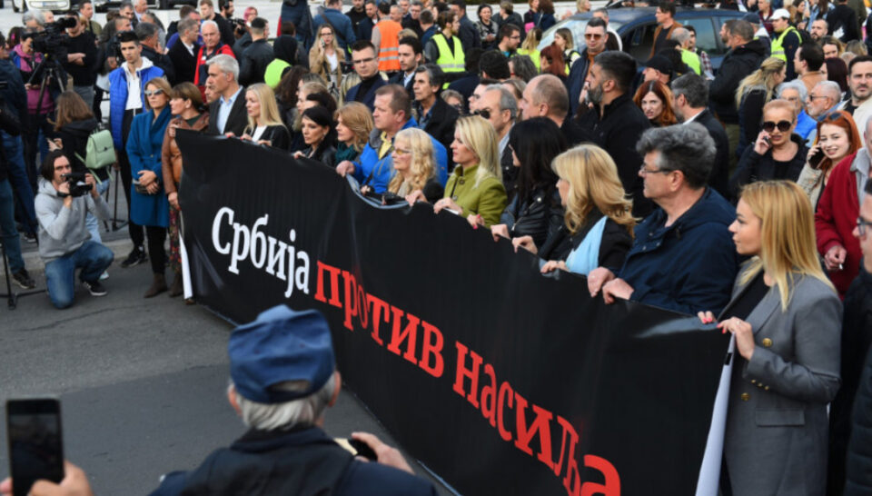 Масовни протести во Србија, ќе има и блокади