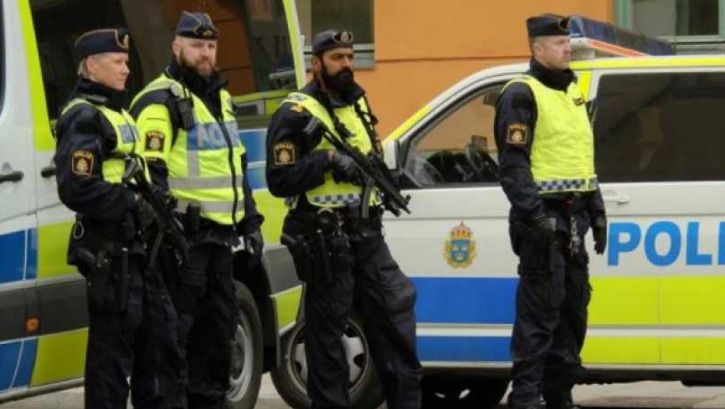 Напад со нож во близина на училиште во Шведска, повредени неколку ученици