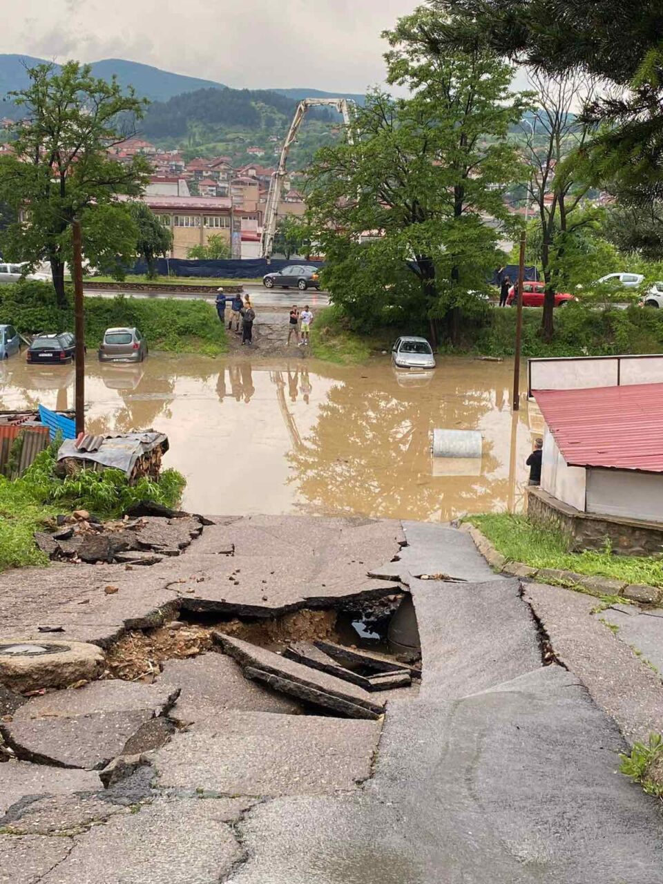 (Видео) Страотни сцени од Делчево под вода; Жителите: Да не се повтори