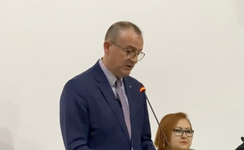 (Видео) Таравари се пофали дека ја стабилизирал Македонија со влезот во Владата: Македонија е во подобра положба отколку пред 100 дена