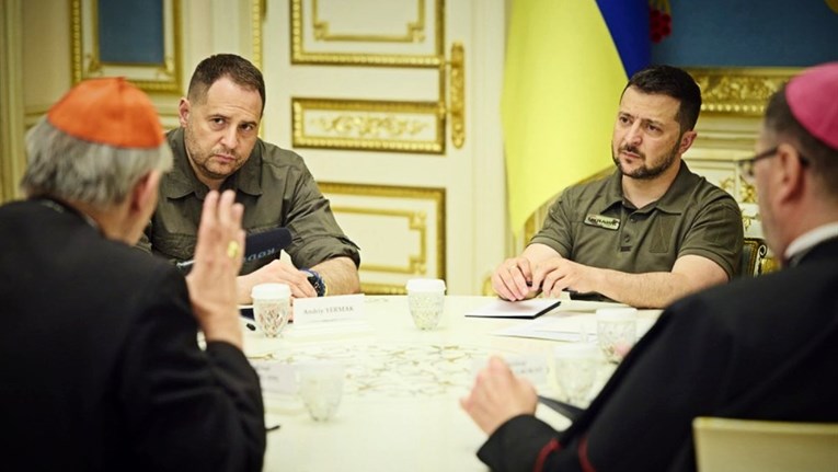 Зеленски го повика Ватикан да придонесе за спроведување на украинскиот мировен план
