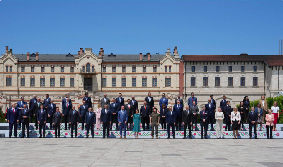 „Ја обединивме Европа за да го вратиме мирот“ порача претседателката на Молдавија на крајот од самитот