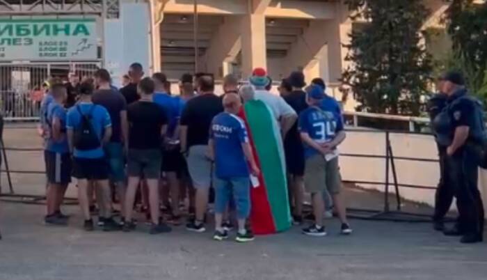 Избодениот навивач на Левски им благодари на лекарите од Скопје што му го спасиле животот