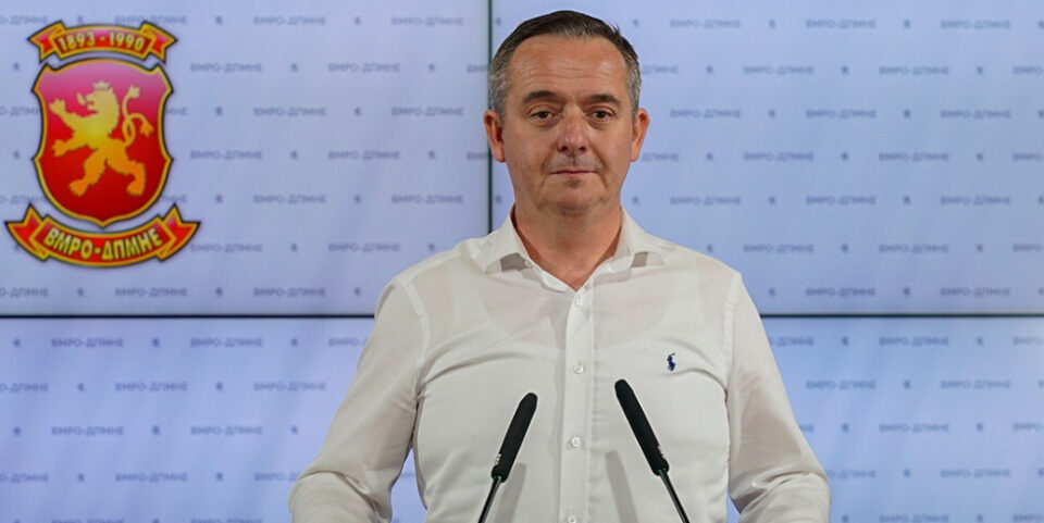 Николов: Владата на СДСМ и ДУИ ги краде граѓаните, плаќа пенали за неизградба на клинички во Скопје и за скапи странски адвокатски куќи