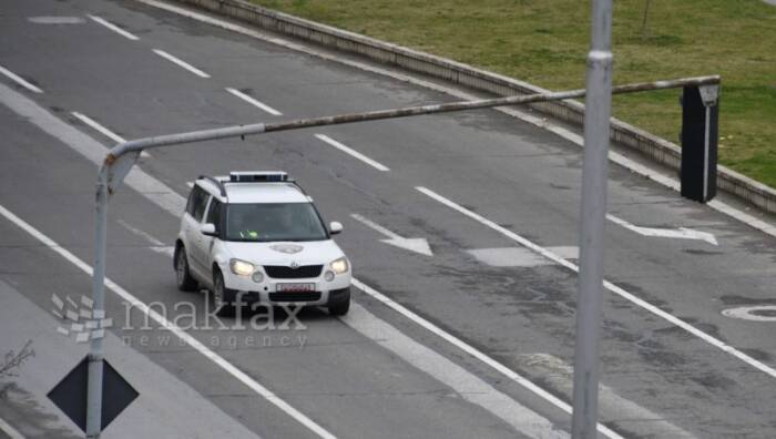 Четворица повредени при судир на автомобил со возило на МВР