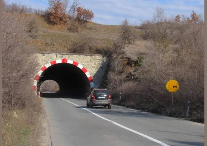 Груби: Во октомври треба да заврши целосната реконструкција на тунелот на патот Скопје – Блаце