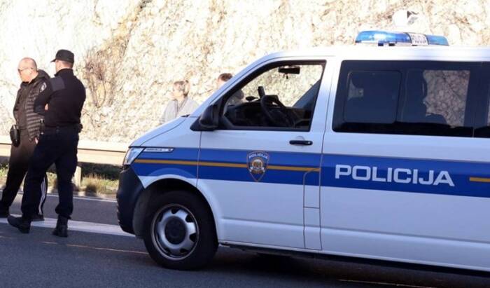 Македонец во возилото шверцувал Турци, уапсен е недалеку од Сињ во Хрватска