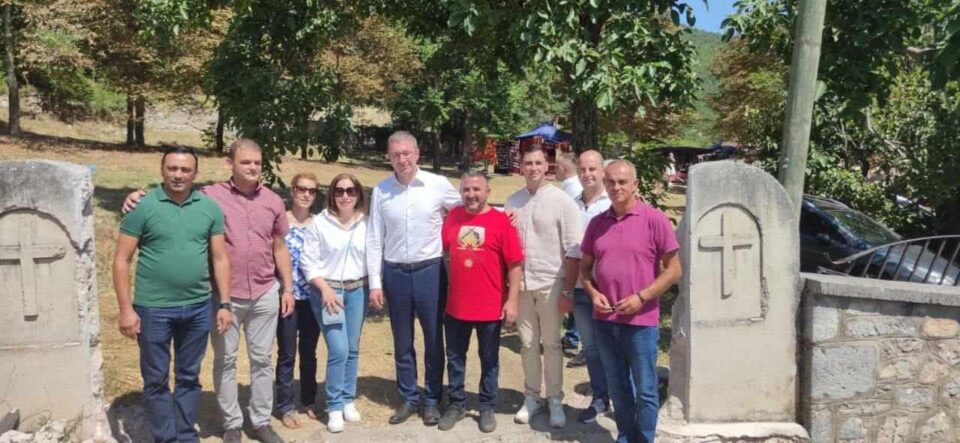 Мицкоски од Ташмаруништа: Во чест на комитите, војводите, партизаните, оние кои на свои плеќи и за нас водеа крвава битка за слободата и независноста