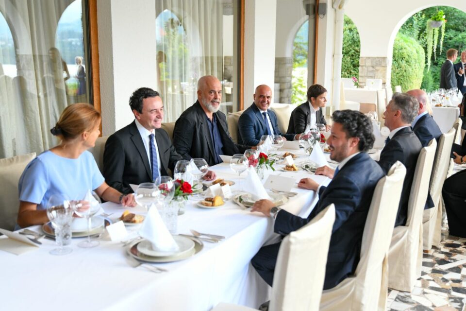Премиерот Ковачевски присуствуваше на работна вечера во организација на премиерот на Словенија, Роберт Голоб