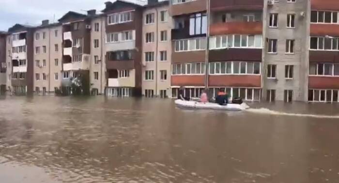 (Видео) Големи поплави на истокот на Русија, повеќе од 4.300 куќи се под вода