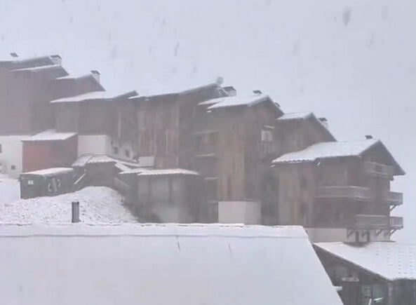 (Видео) Снег ги покри Алпите во август