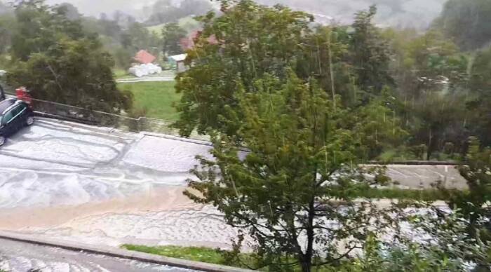 (Видео) Уште посилно невреме се движи низ Словенија, обилен град во делови од земјата