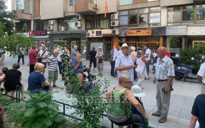 (Во живо) Пензионерите на протестен марш, бараат повисоки пензии