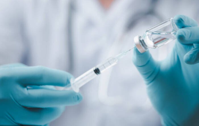 ЕК одобри нова верзија на вакцината против Ковид-19, сите се повикани да се вакцинираат