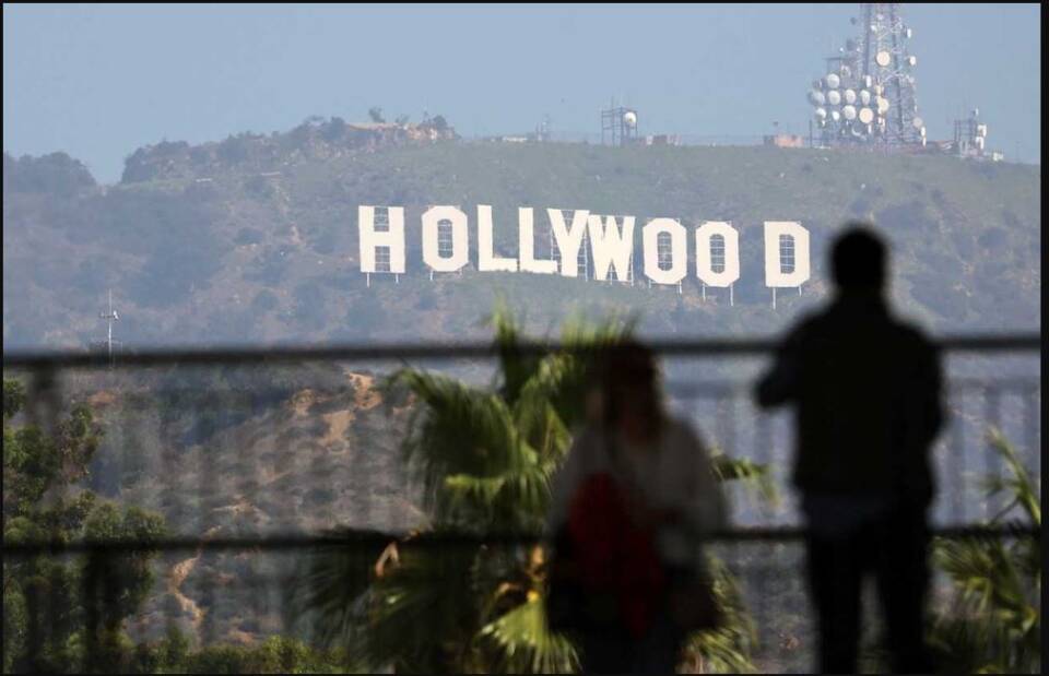 Холивуд се подготвува за делумно враќање на работа, постигнат е договор за прекин на штрајкот на писателите
