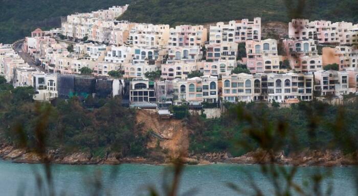 Луксузни куќи во Хонг Конг на работ на уништување, сопствениците ги прекршиле правилата за градба