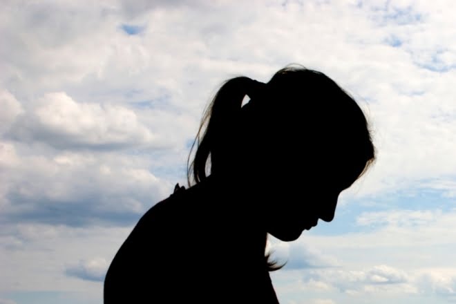 Малолетно девојче со закани принудувано на секс во Тетово – приведени 5 тинејџери и еден 18-годишник