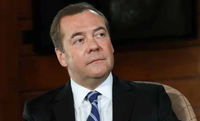 Медведев: Последните случувања во Украина не оставаат други опции, освен директен конфликт со НАТО