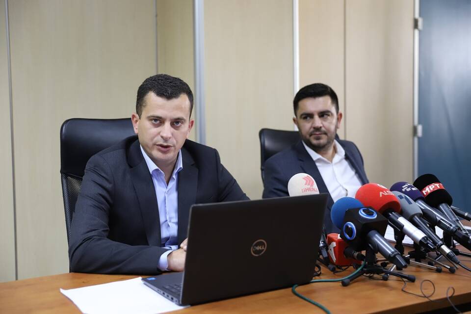 Министерот Бектеши и директорот на ДПИ Трајковски: Ќе за забранат акциски продажби и ќе се замрзнат цените на храната