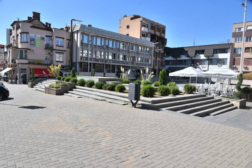 Нов зелен лик на Штип: Компанијата Mozzart донираше садници за реновираниот плоштад “Слобода” во Штип