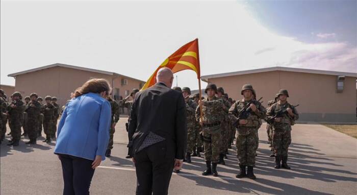 Петровска ги посети војниците кои се дел од силите на НАТО во Бугарија
