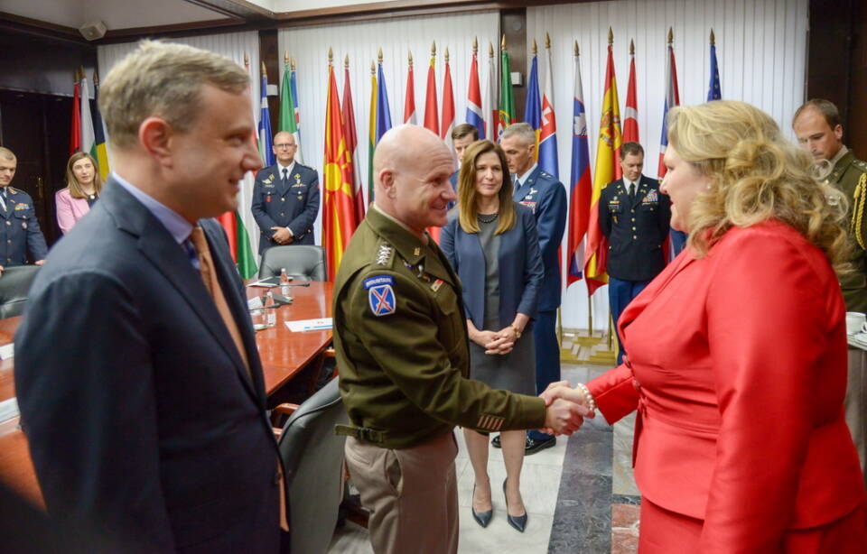 Петровска со командантот на Армијата на САД за Европа, генерал Каволи: потврда за одличната македонско – американска одбранбена соработка