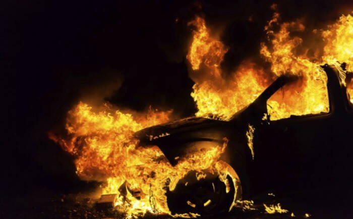 Се запали возило на италијанската амбасада во Скопје