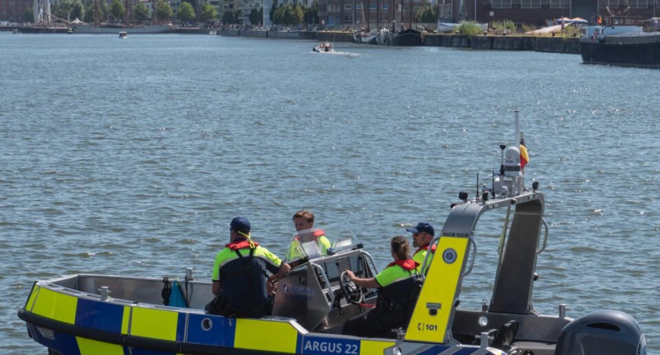 Трагедија во Белгија: маж се удавил во канал додека се обидувал да си ги најде клучевите