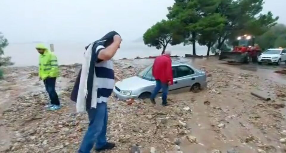 (Видео) Бурата Даниел стигна до Солун, драматично во Волос