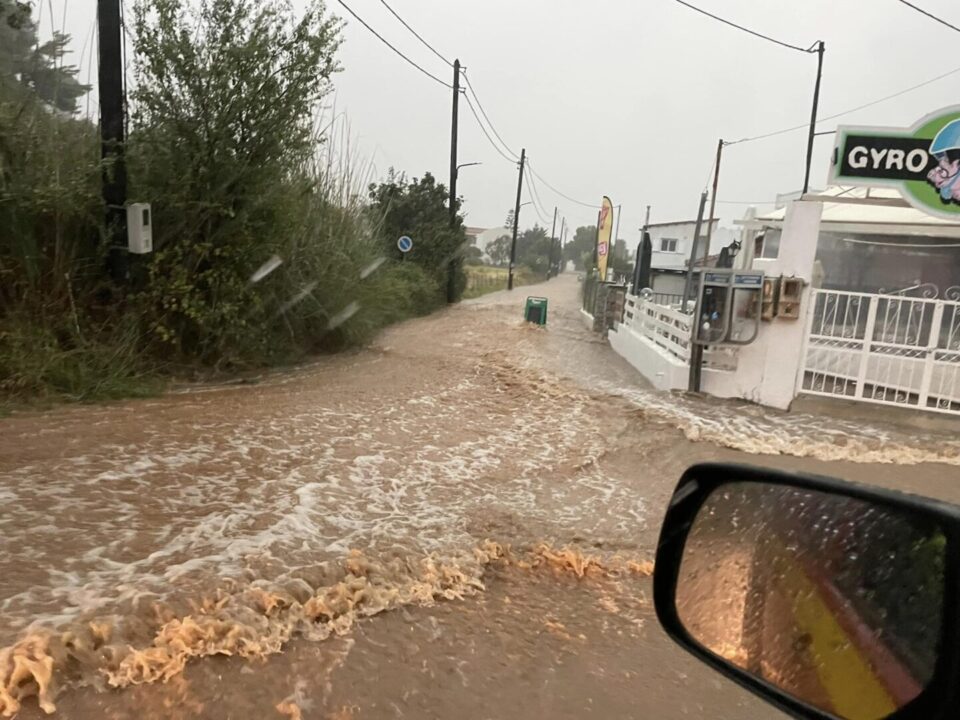 (Видео) „Останете дома“ – најавени нови дождови во Грција, сообраќајот на Скијатос во прекин, има загинат и исчезнат