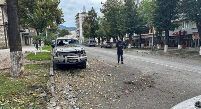 Во Нагорно-Карабах изрешетан автомобил со руски војници, неколкумина загинати