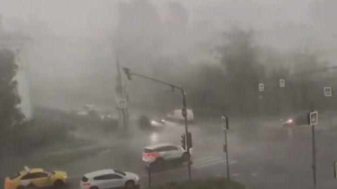 Moskva Uragan 1.jpg