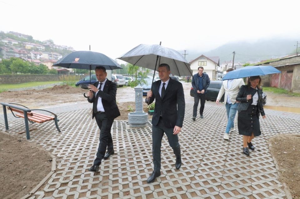 Minister perinski vo poseta na opshtina kriva palanka 1.jpg