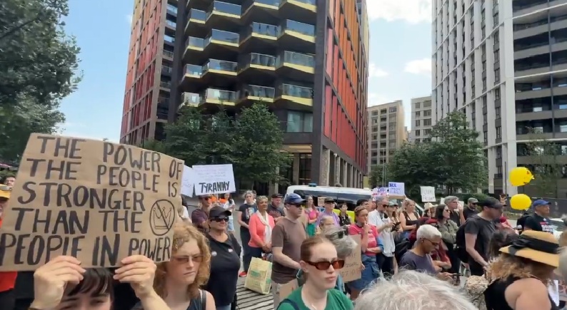 Protesti tramp.jpg