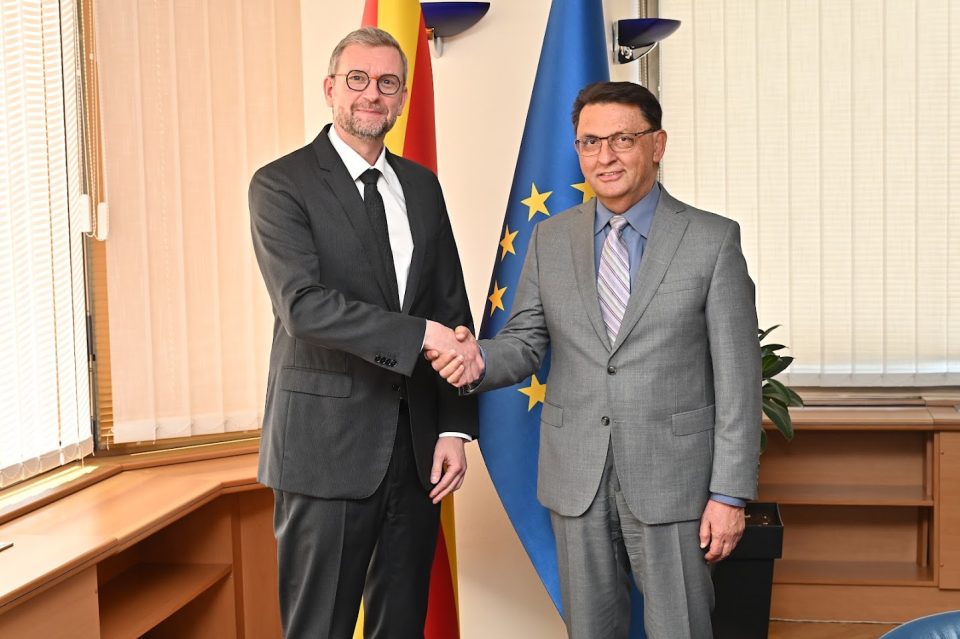 Sredba nb eib.jpg