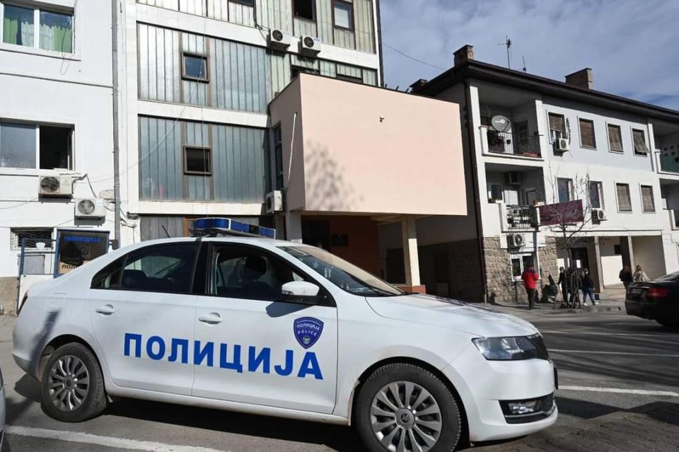 Policija kav.jpg