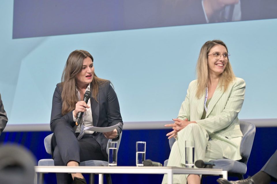 Monika zajkova alde kongres 1.jpg