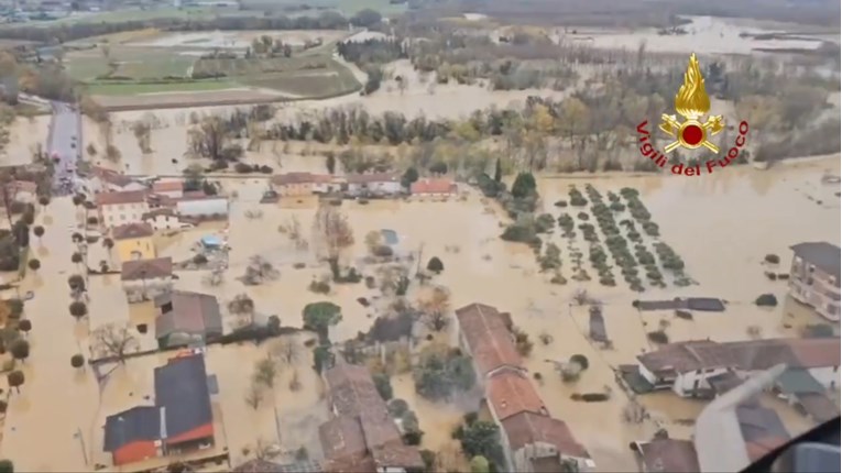 9d57d038 c096 4f7a bc97 d7838b7a0d19.jpg