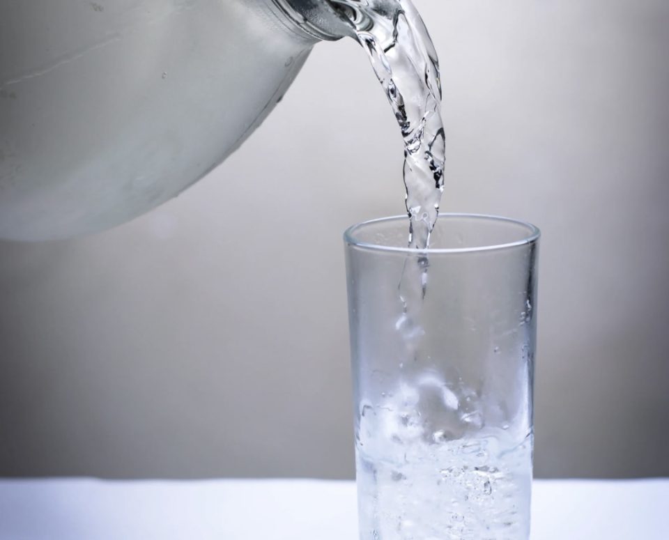 Dunya su gunu su icmek gri siyah instagram paylasimi.jpeg