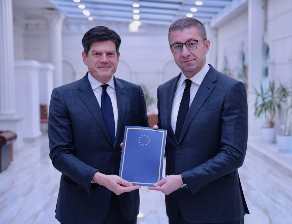 Ff27c3bd 0663 f5a9 ec3f 4587d563c0a9.jpg