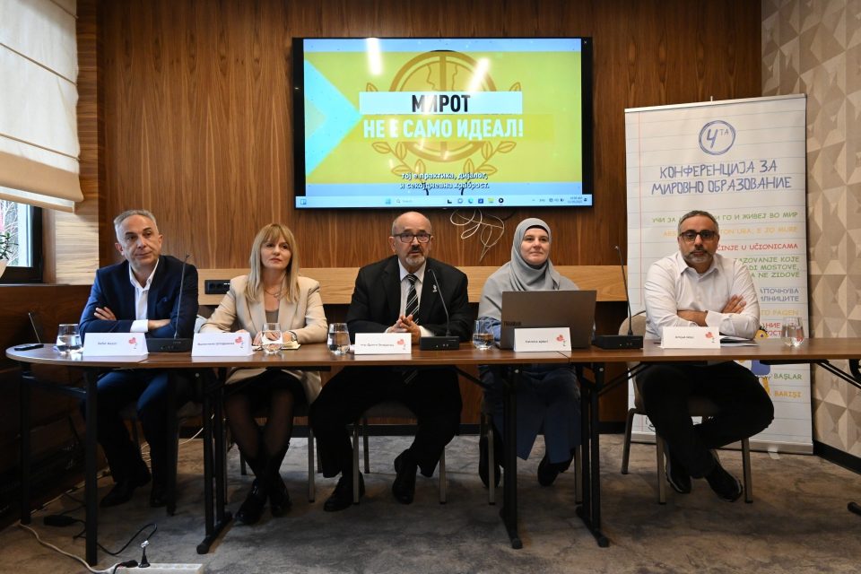 Mirovna konferenczija 1.jpg